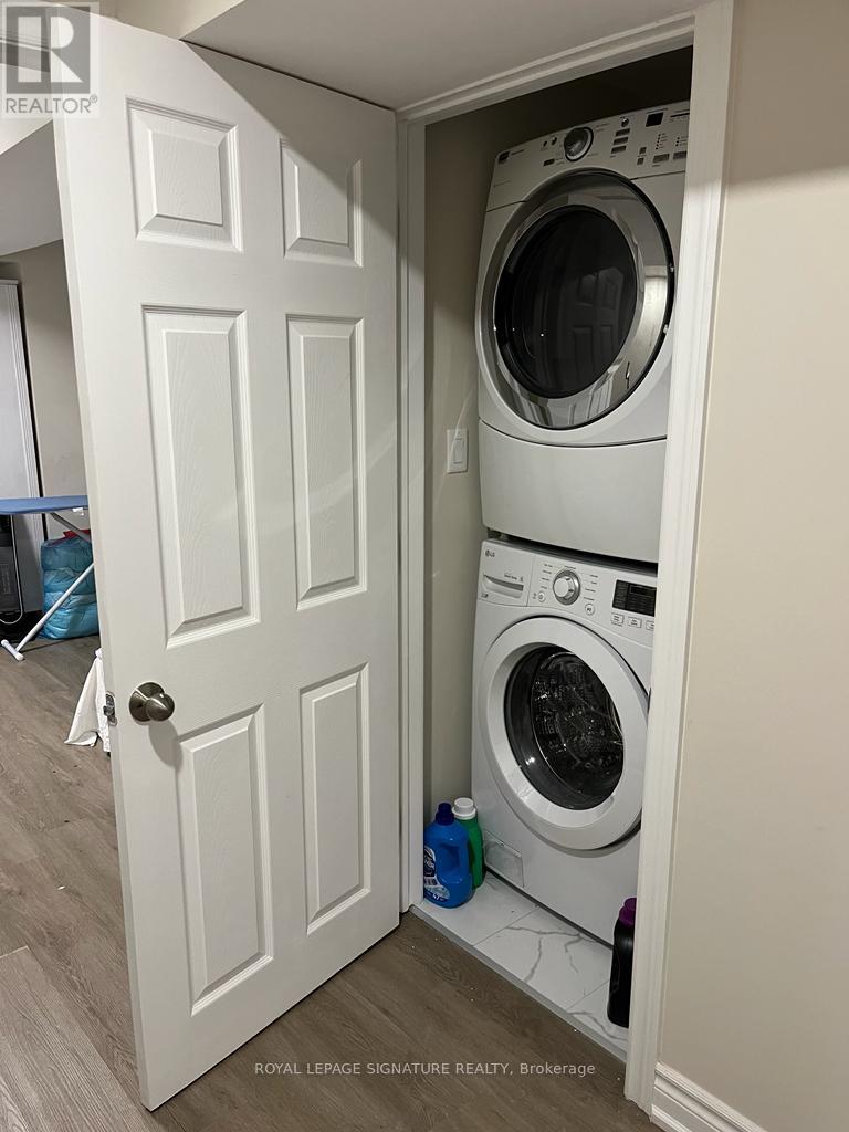 5972 Manzanillo Crescent, Mississauga, Ontario  L5M 6Y3 - Photo 6 - W12369684