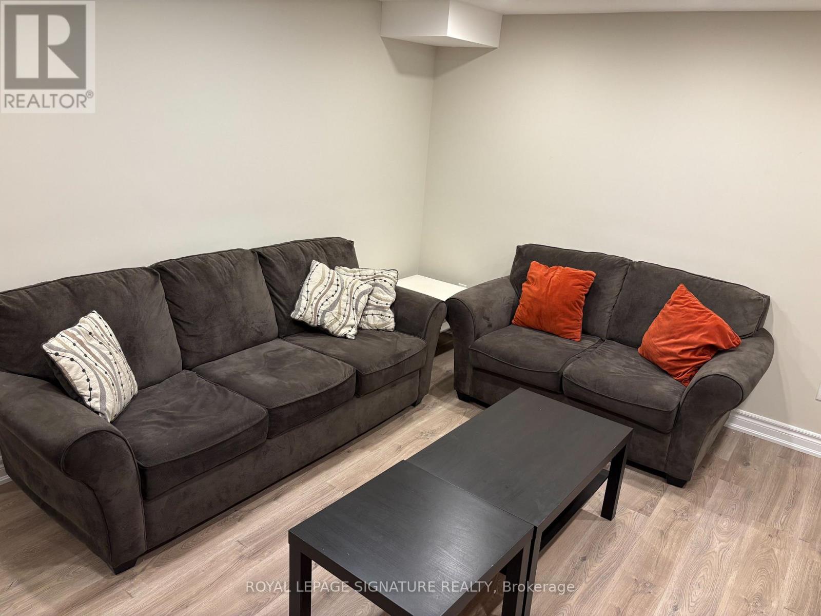 5972 Manzanillo Crescent, Mississauga, Ontario  L5M 6Y3 - Photo 9 - W12369684