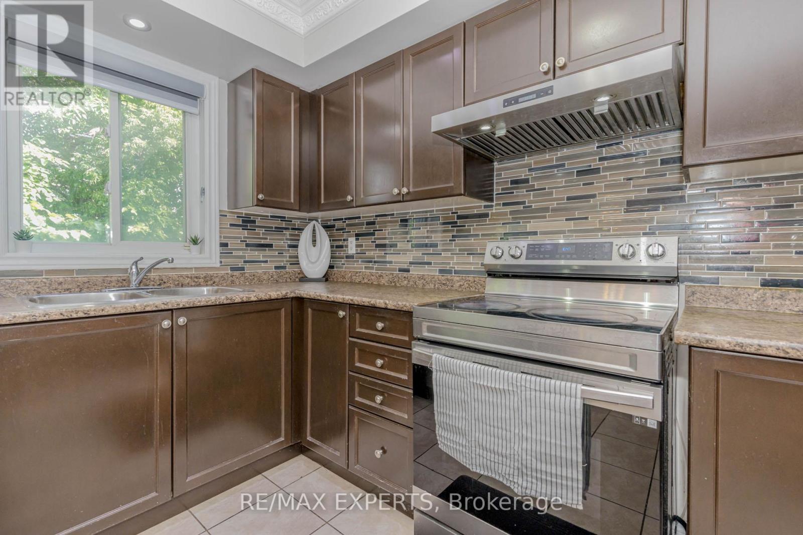 24 Ignatius Lane, Toronto, Ontario  M1E 0A3 - Photo 21 - E12369696