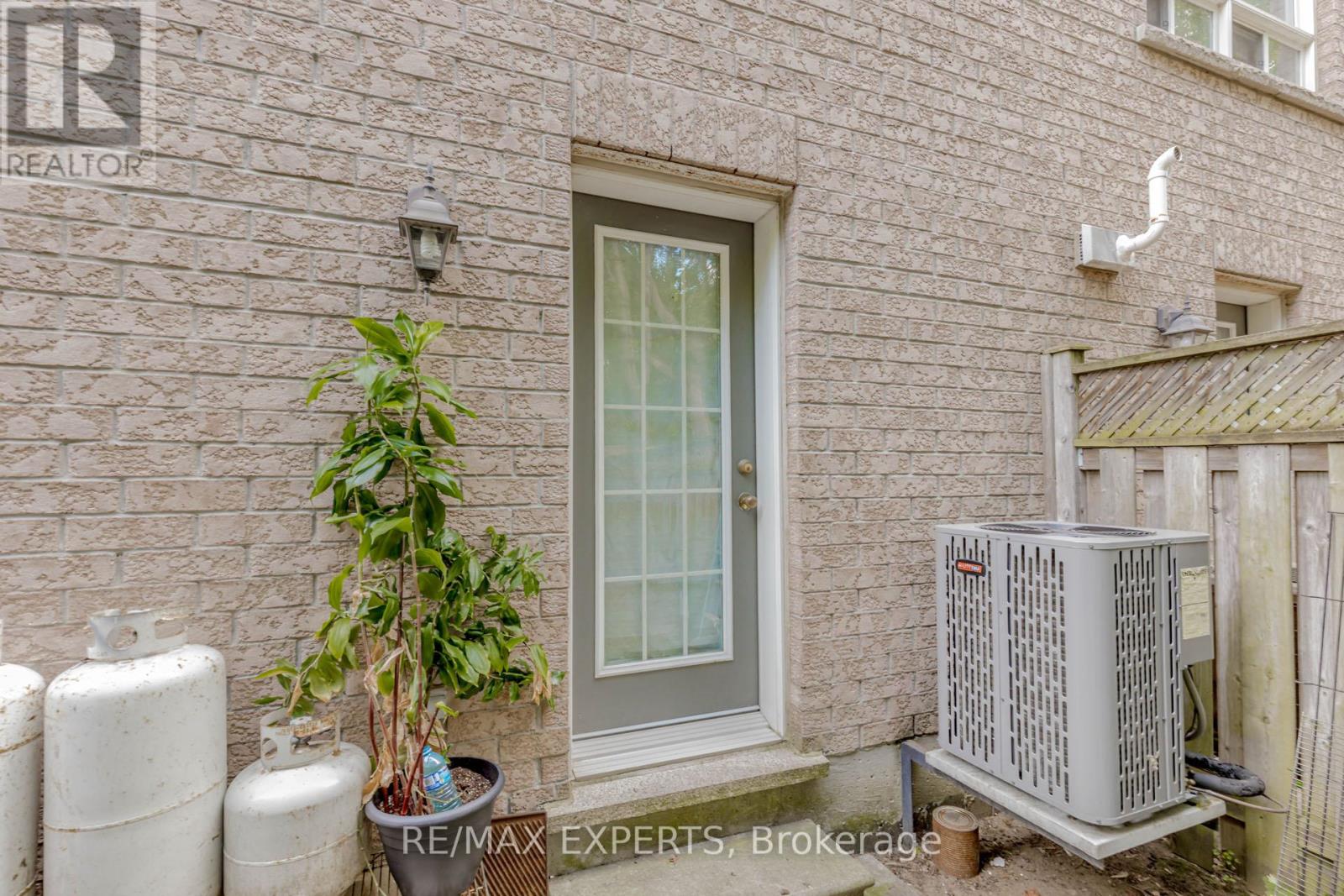 24 Ignatius Lane, Toronto, Ontario  M1E 0A3 - Photo 46 - E12369696