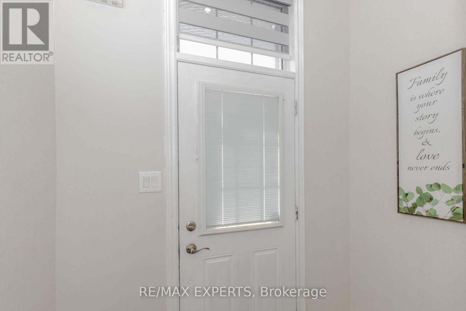 24 Ignatius Lane, Toronto, Ontario  M1E 0A3 - Photo 6 - E12369696