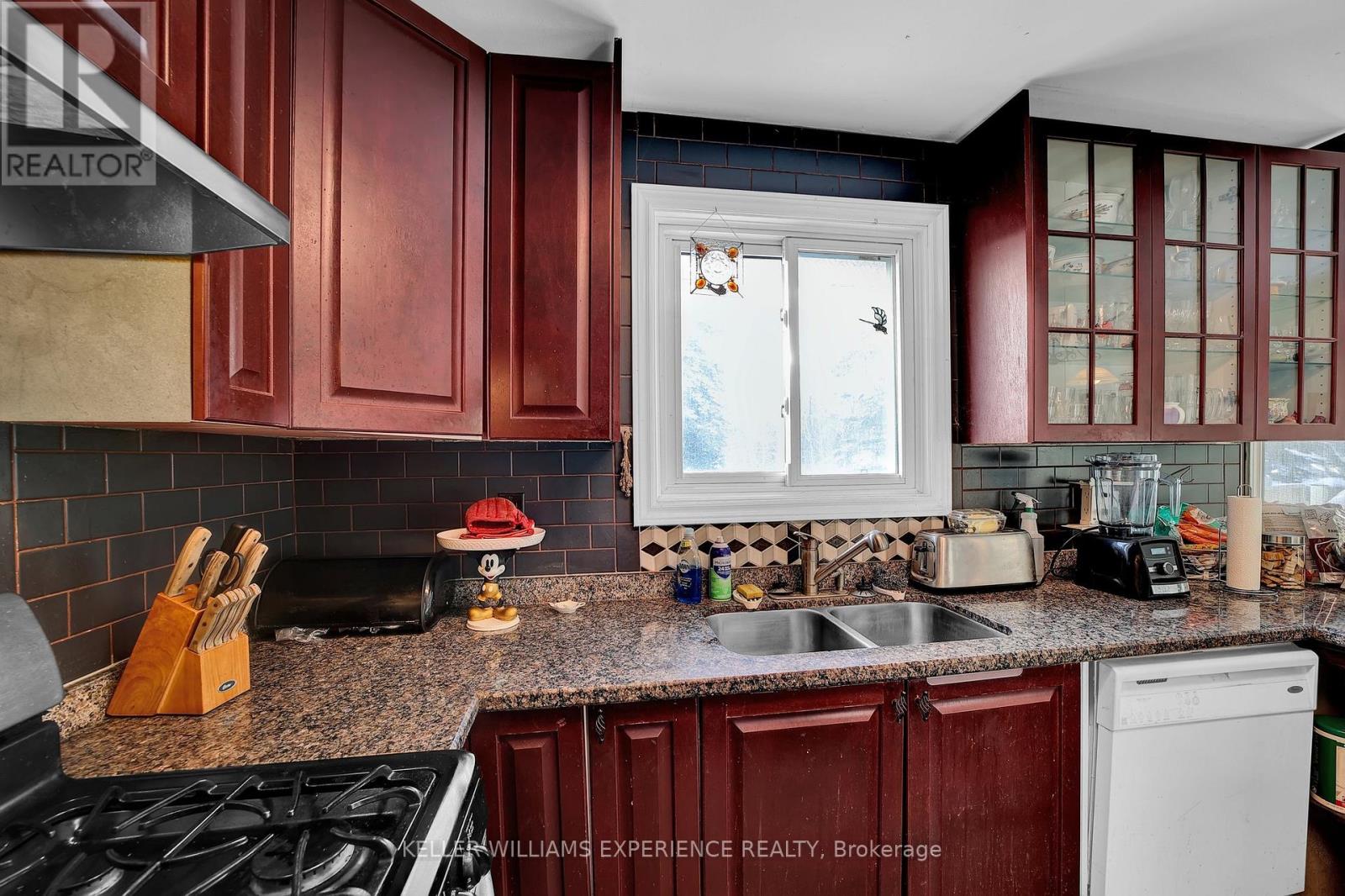 7925 10 County Road, Essa, Ontario  L0M 1B1 - Photo 11 - N12369736