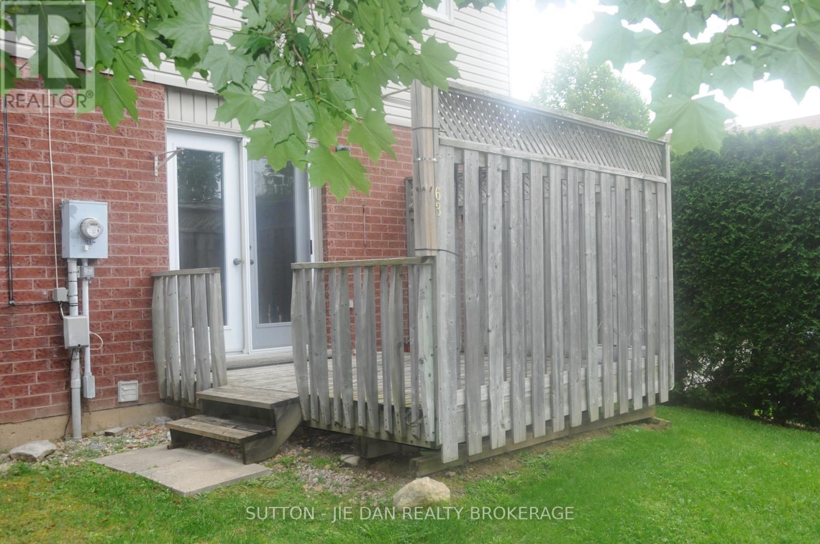 63 - 70 Chapman Court, London North (North I), Ontario  N6G 4Z9 - Photo 6 - X12369773