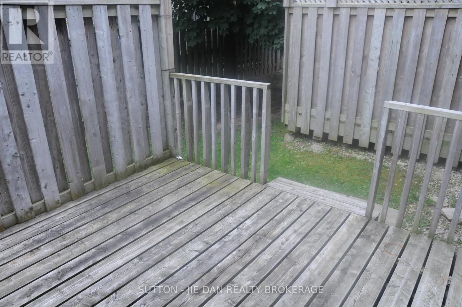 63 - 70 Chapman Court, London North (North I), Ontario  N6G 4Z9 - Photo 7 - X12369773