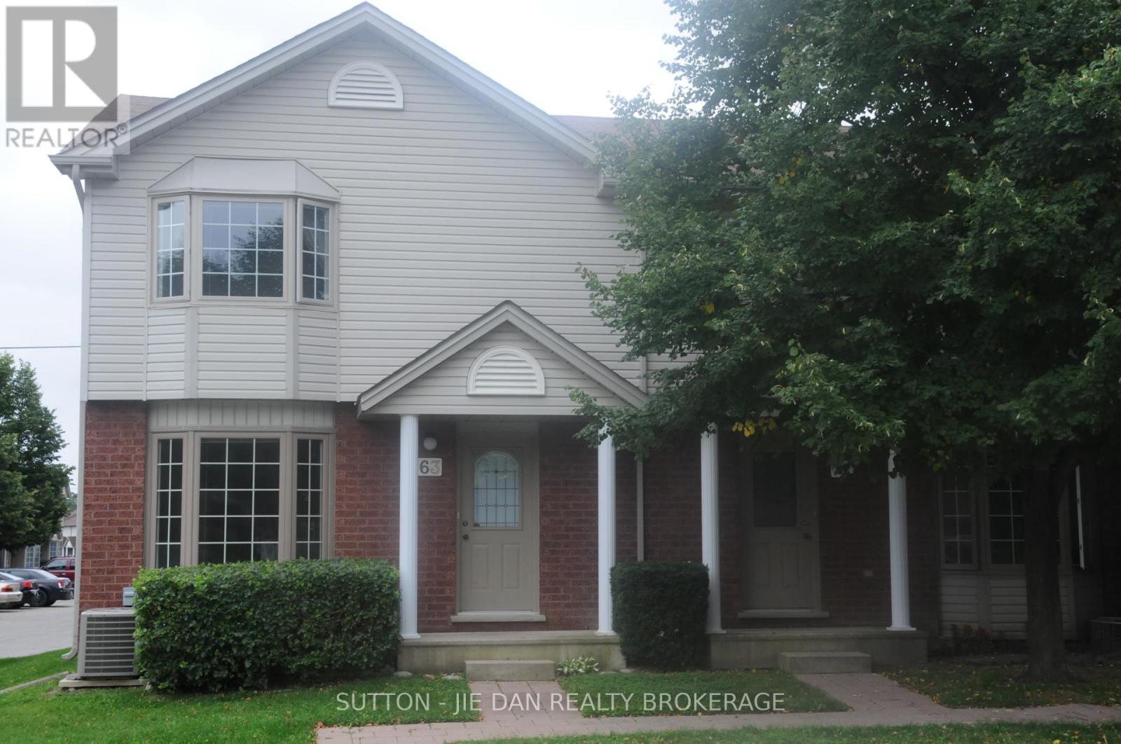 63 - 70 Chapman Court, London North (North I), Ontario  N6G 4Z9 - Photo 8 - X12369773