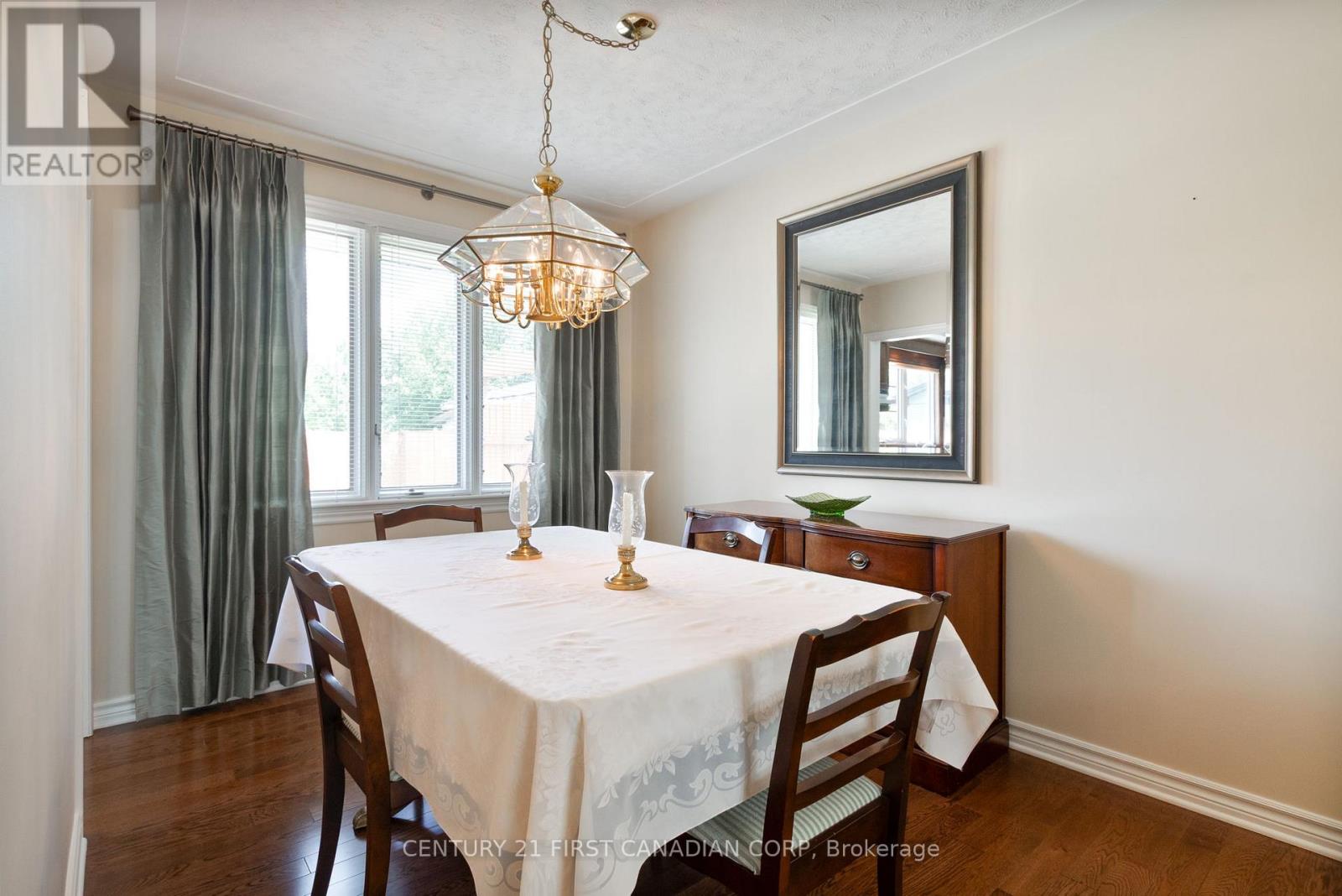 135 Downing Crescent, London South (South S), Ontario  N6C 3C7 - Photo 14 - X12369789
