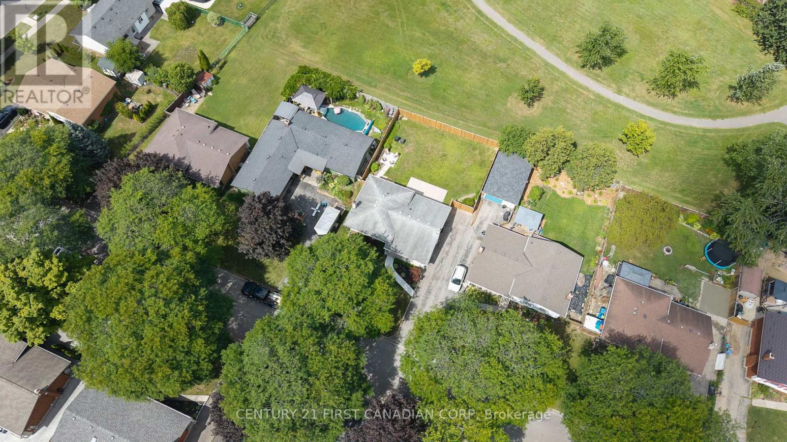 135 Downing Crescent, London South (South S), Ontario  N6C 3C7 - Photo 42 - X12369789