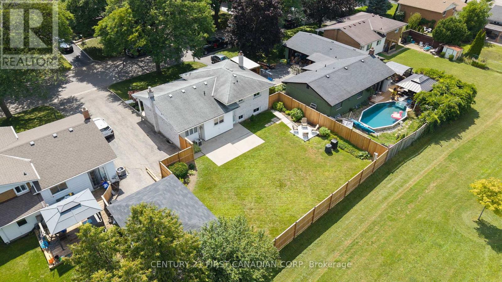 135 Downing Crescent, London South (South S), Ontario  N6C 3C7 - Photo 45 - X12369789