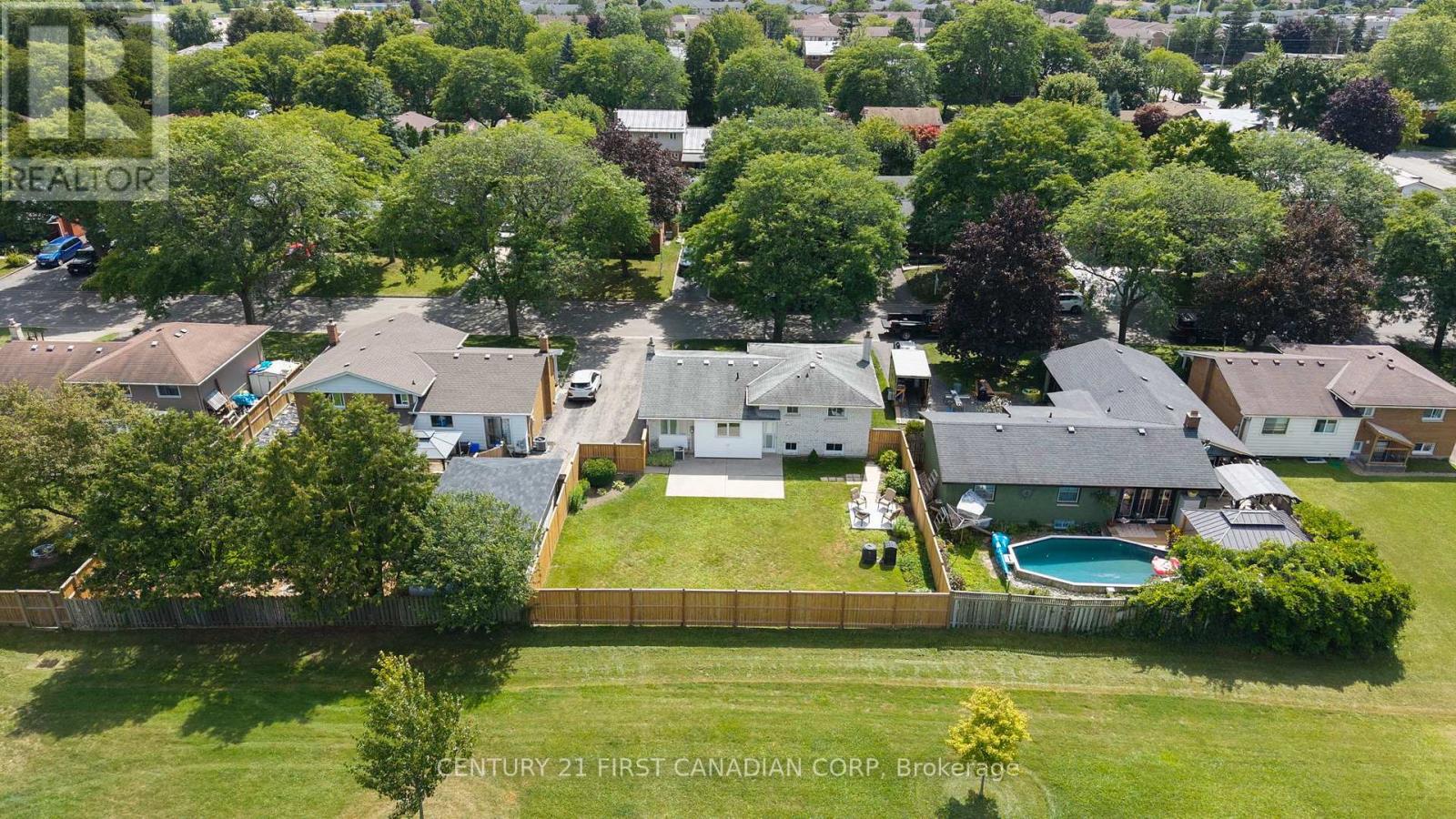 135 Downing Crescent, London South (South S), Ontario  N6C 3C7 - Photo 47 - X12369789