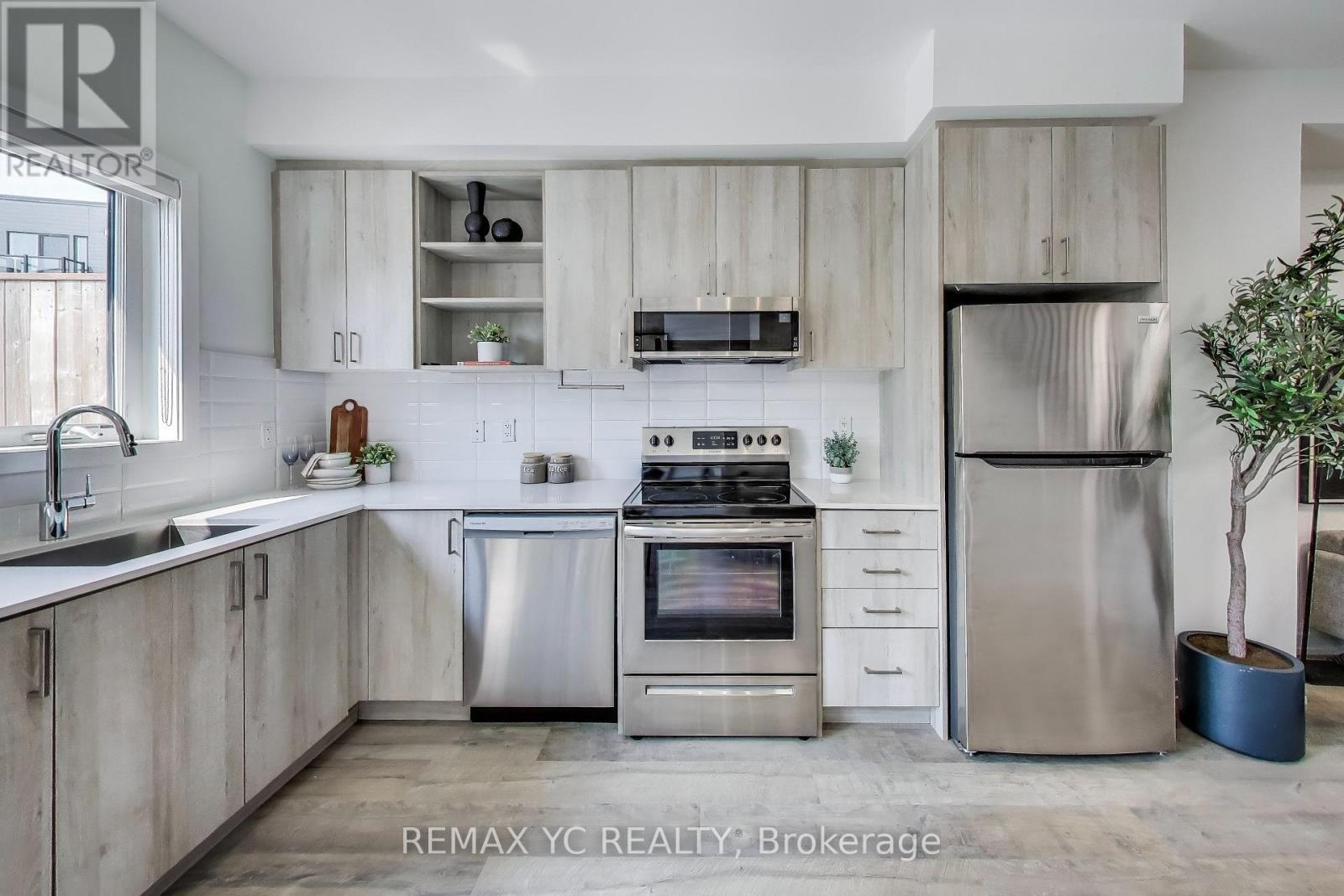 Property at 175 DOWNSVIEW PARK BOULEVARD image 4