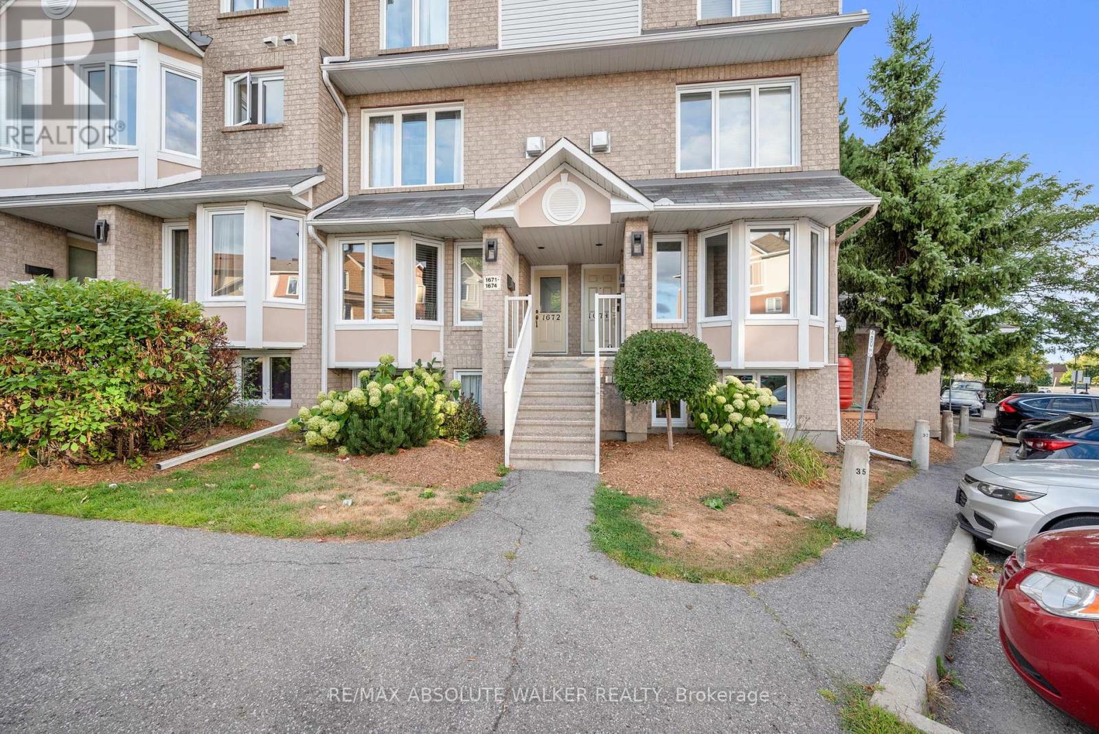 1673 LOCKSLEY LANE, Ottawa, Ontario