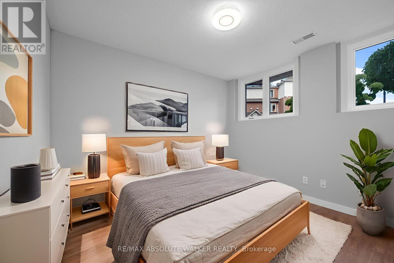1673 Locksley Lane, Ottawa, Ontario  K1J 1B6 - Photo 21 - X12369767