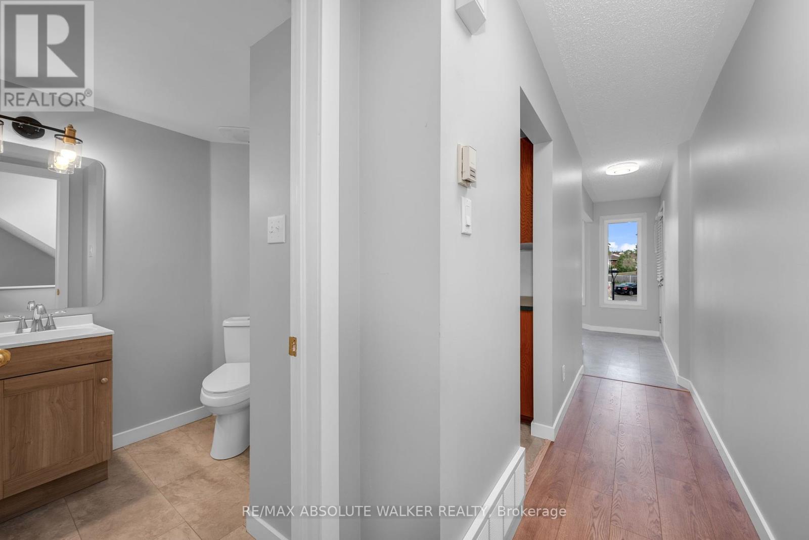 1673 Locksley Lane, Ottawa, Ontario  K1J 1B6 - Photo 8 - X12369767
