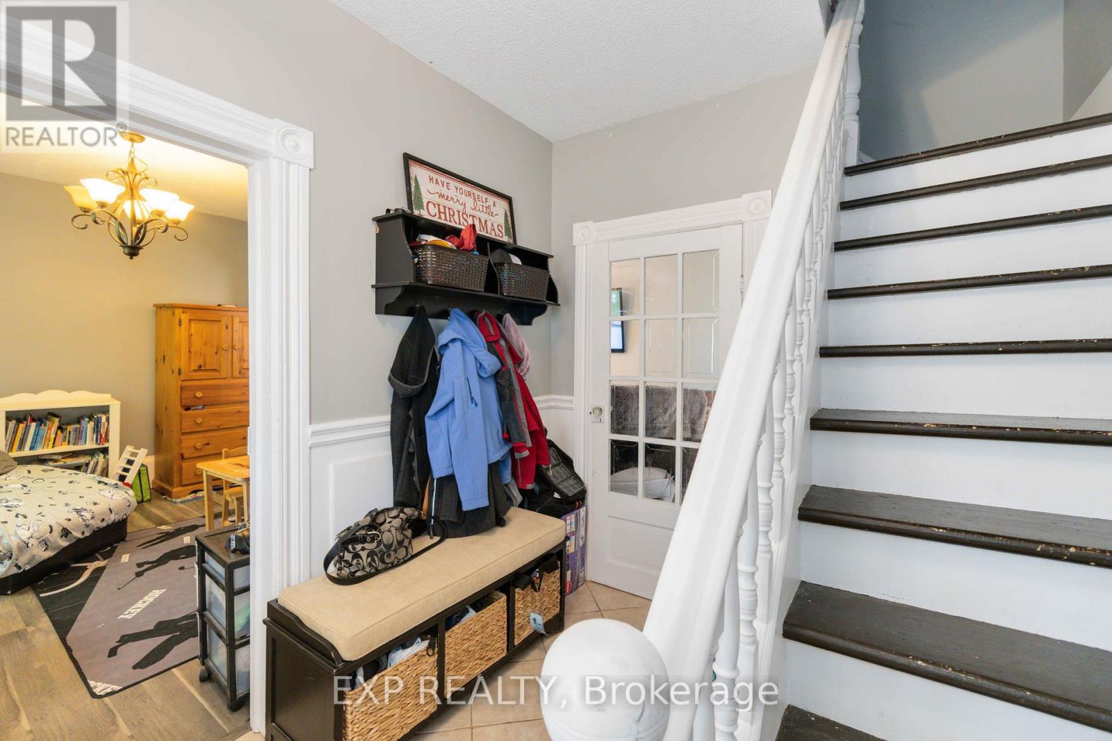 105 Division Street N, Mcnab/braeside, Ontario  K7S 3B9 - Photo 10 - X12369862
