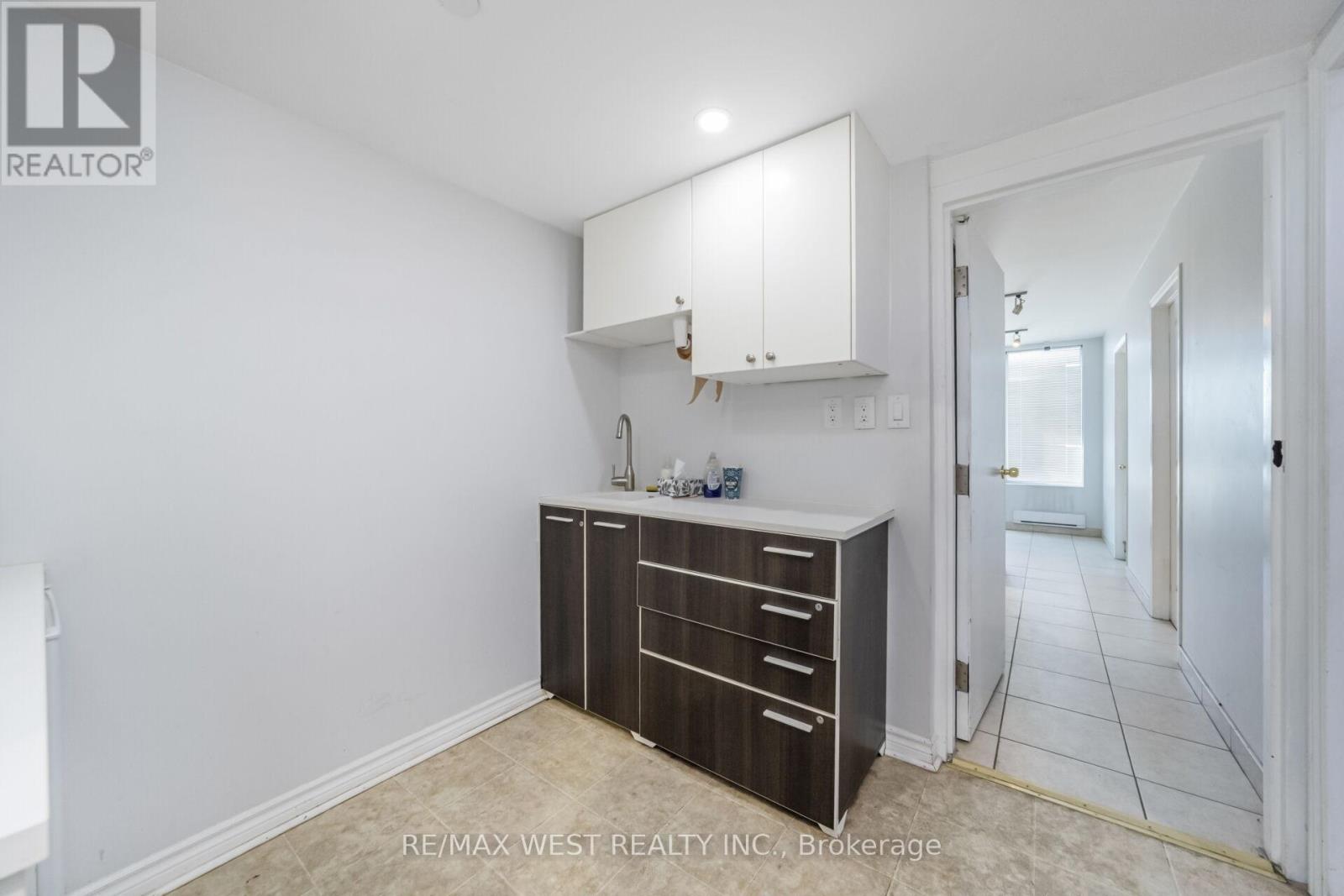 19 - 1662 Bonhill Road, Mississauga (Northeast), Ontario  L5T 1E1 - Photo 20 - W12369714