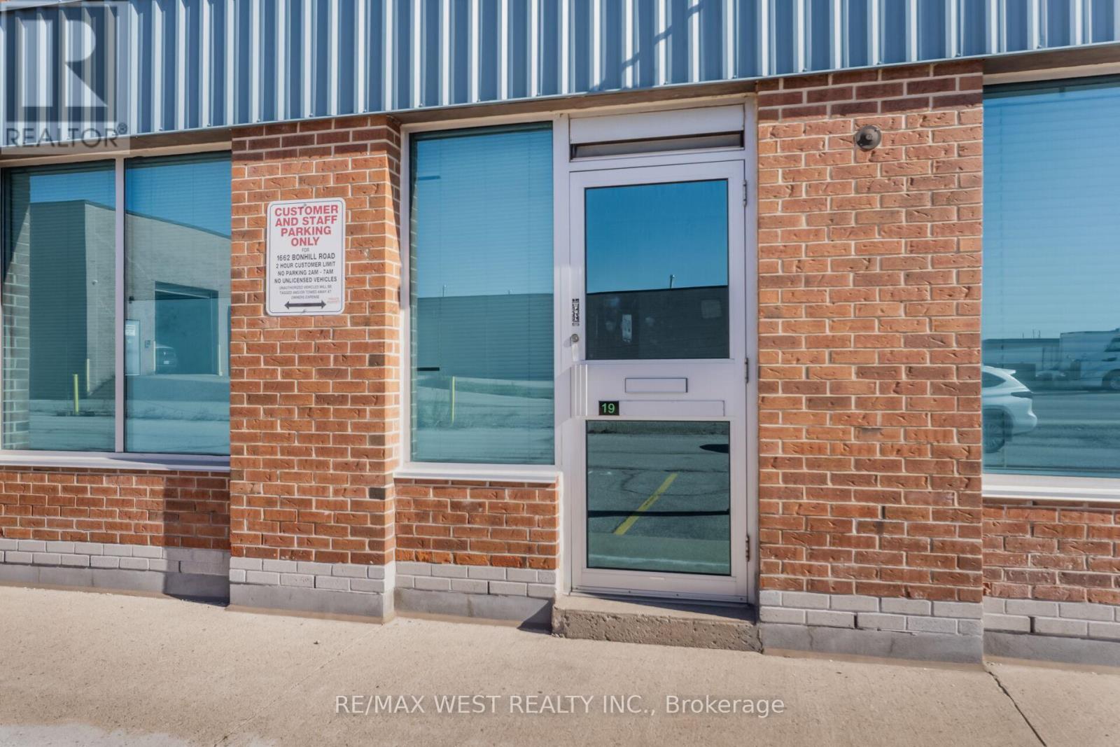 19 - 1662 Bonhill Road, Mississauga (Northeast), Ontario  L5T 1E1 - Photo 4 - W12369714