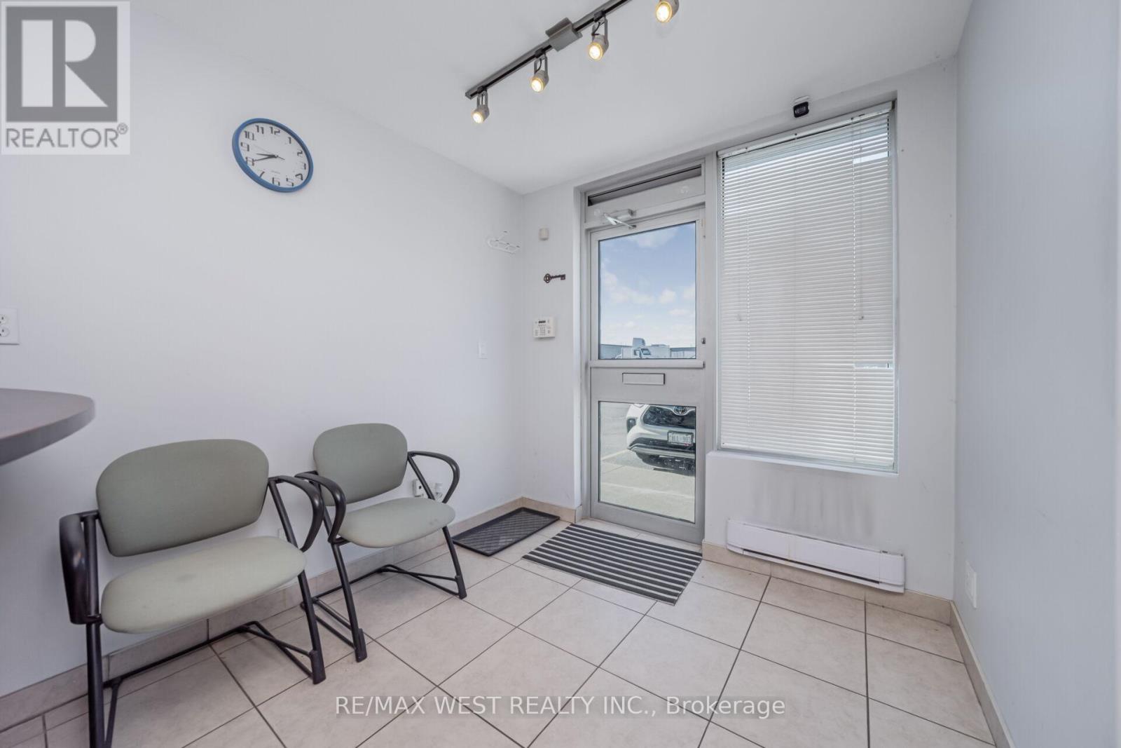 19 - 1662 Bonhill Road, Mississauga (Northeast), Ontario  L5T 1E1 - Photo 7 - W12369714