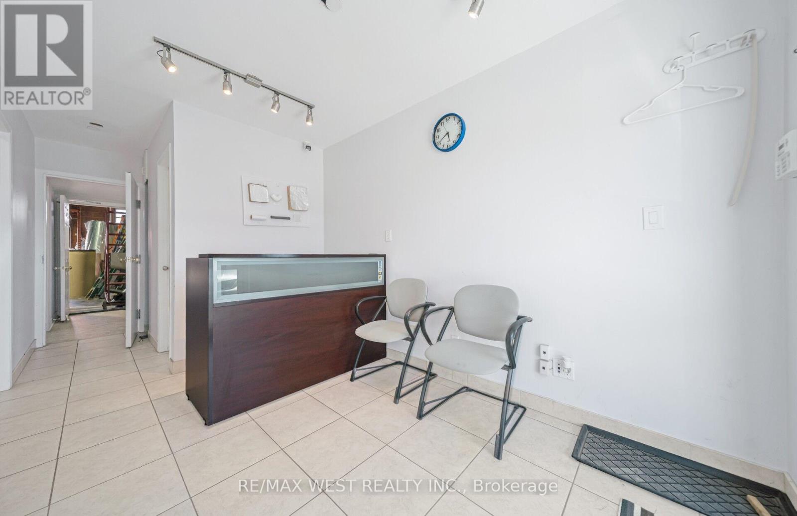 19 - 1662 Bonhill Road, Mississauga (Northeast), Ontario  L5T 1E1 - Photo 9 - W12369714