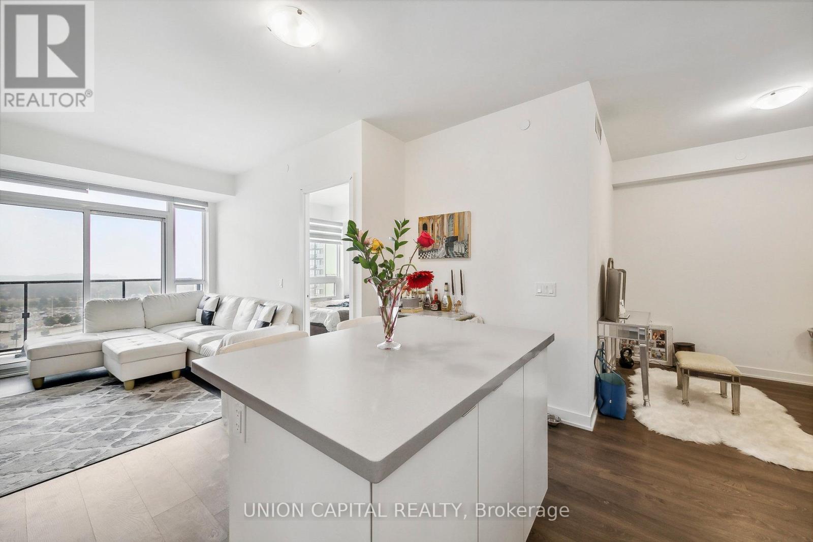 1001 - 4699 Glen Erin Drive, Mississauga, Ontario  L5M 2E5 - Photo 5 - W12369737