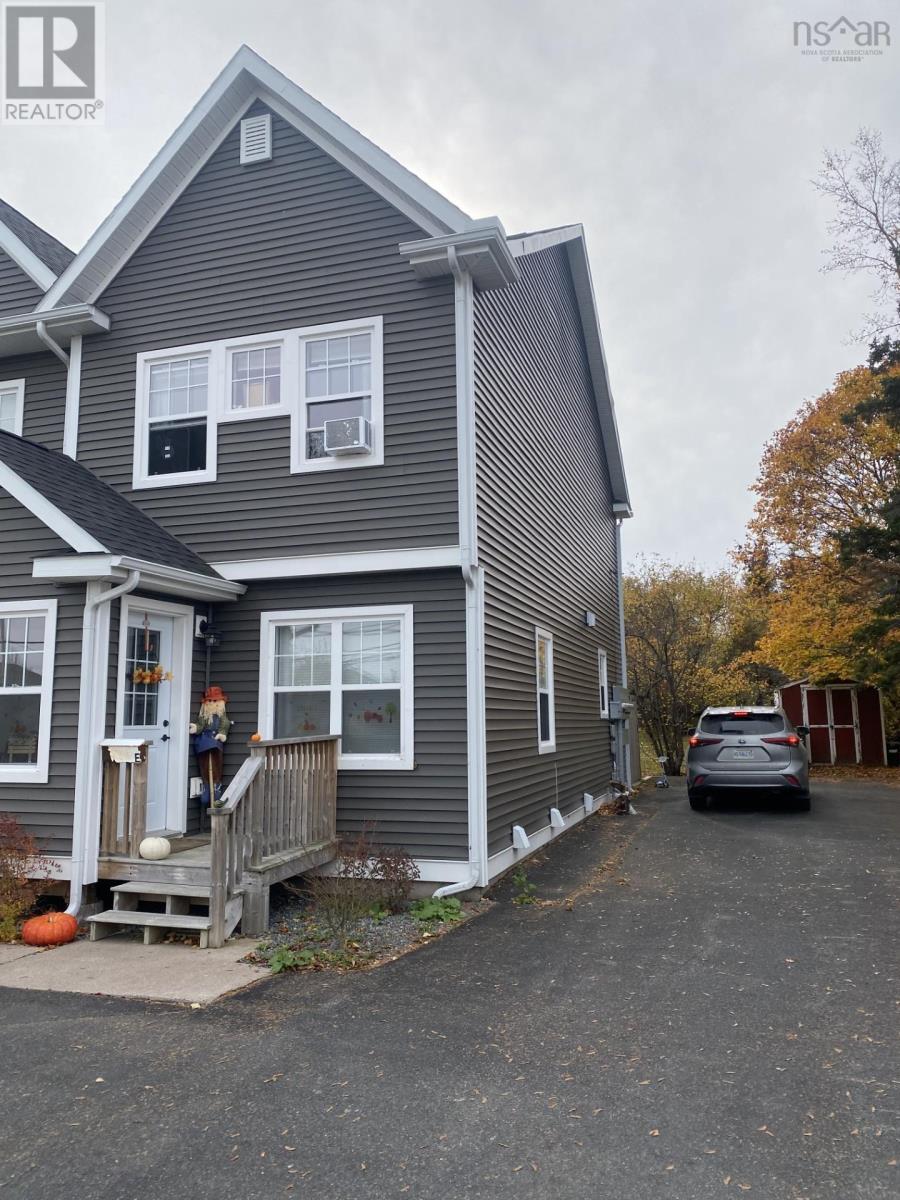 239 Hawthorne, Antigonish, Nova Scotia  B2G 2G6 - Photo 2 - 202513220