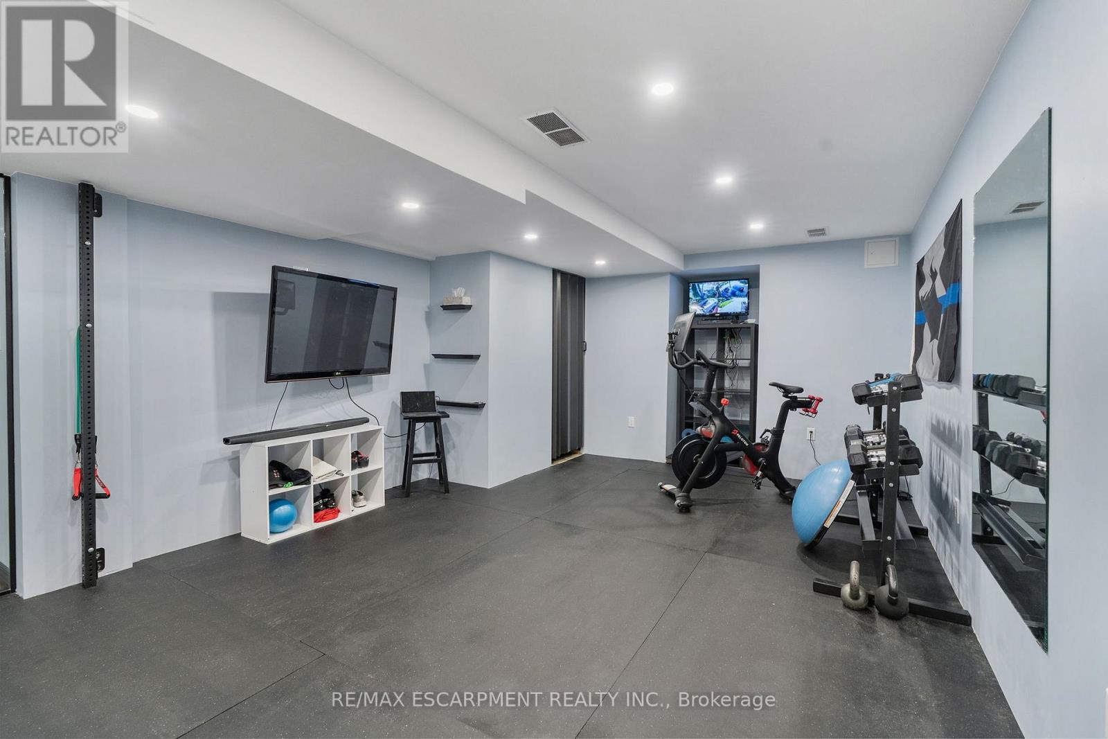 17 Kintyre Court, Haldimand, Ontario  N3W 1G8 - Photo 35 - X12369688