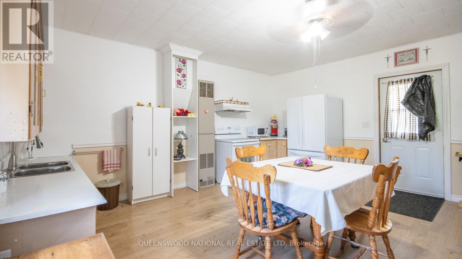 84 Round Lake Road N, Killaloe, Ontario  K0J 2A0 - Photo 9 - X12369776