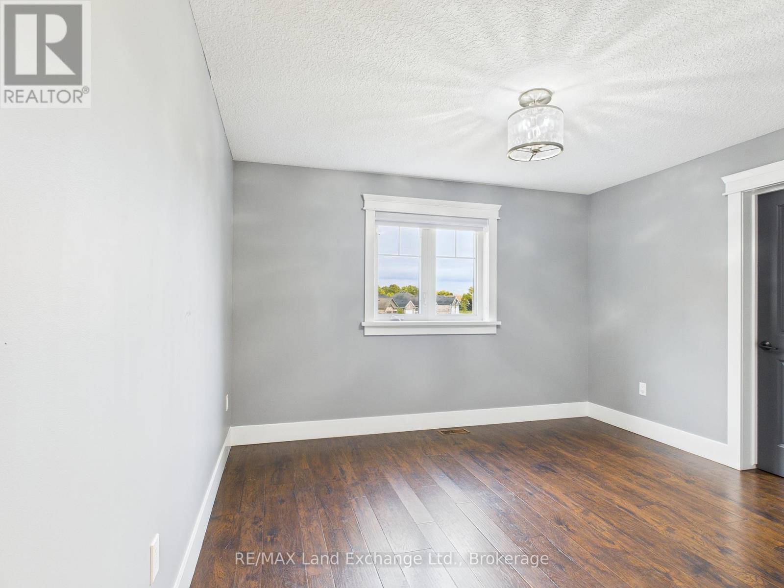24 Lakefield Drive, Kincardine, Ontario  N2Z 2N8 - Photo 27 - X12369868