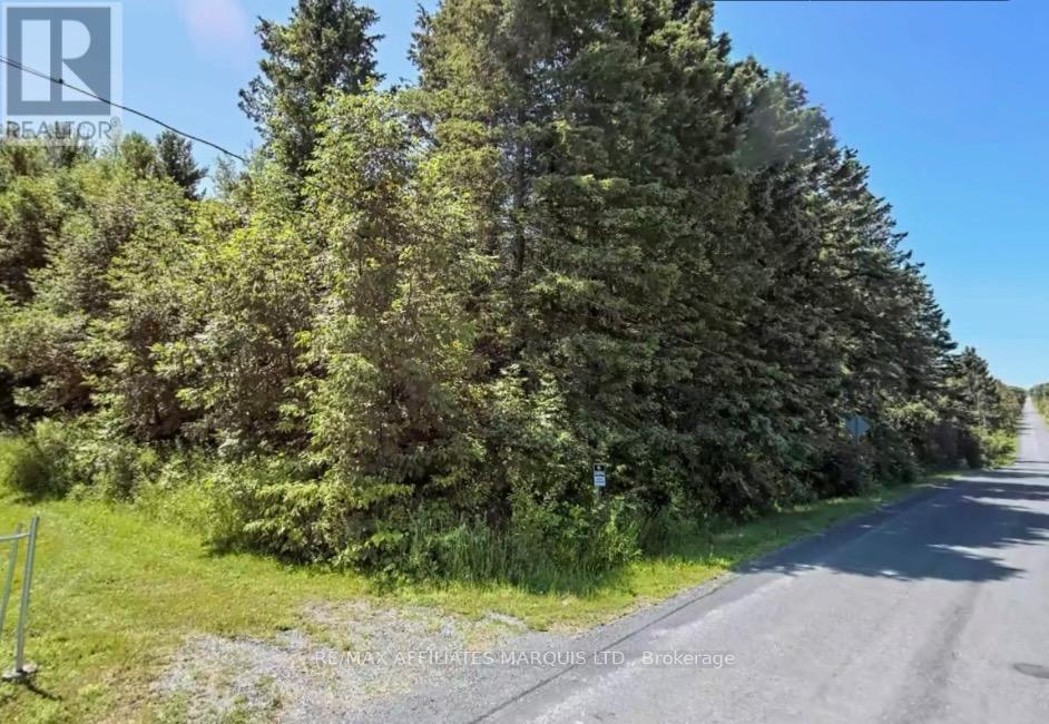 19360 Kenyon Con 5 Road W, North Glengarry, Ontario  K0C 1A0 - Photo 2 - X12369821