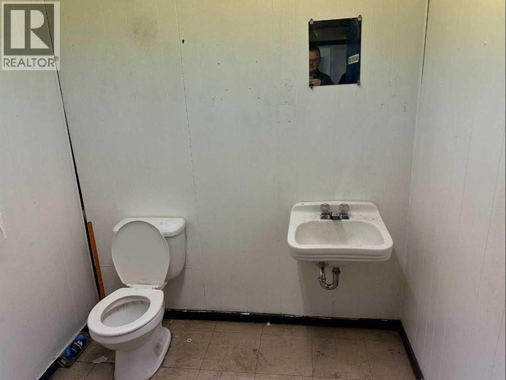 5015 47 Avenue, Rycroft, Alberta  T0H 3A0 - Photo 9 - A2125961