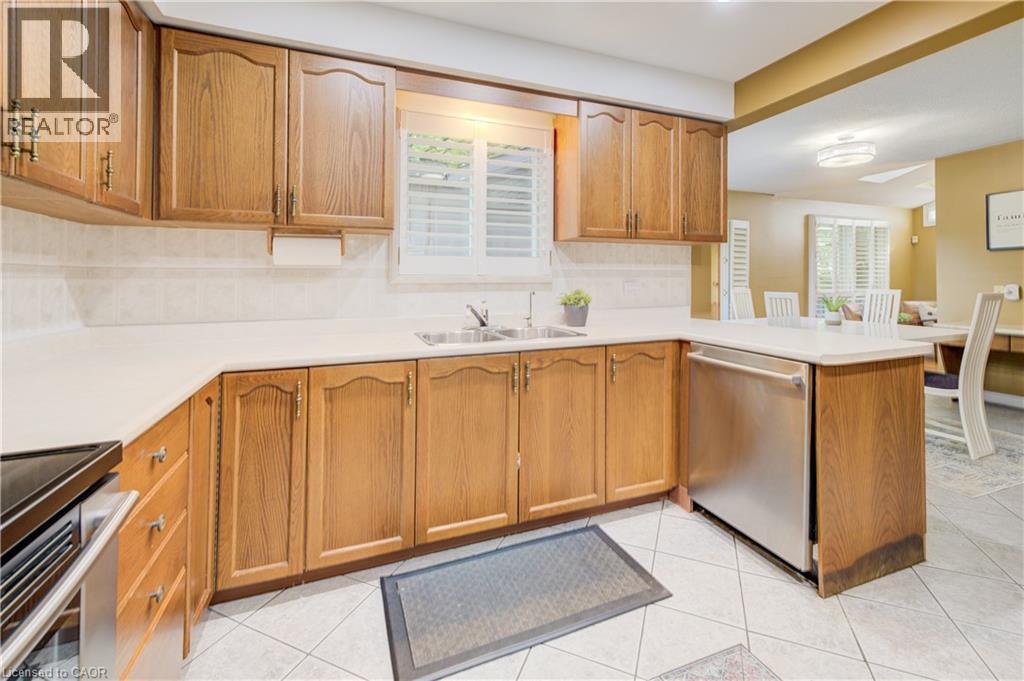 466 Dicenzo Drive, Hamilton, Ontario  L9B 2C4 - Photo 12 - 40739611
