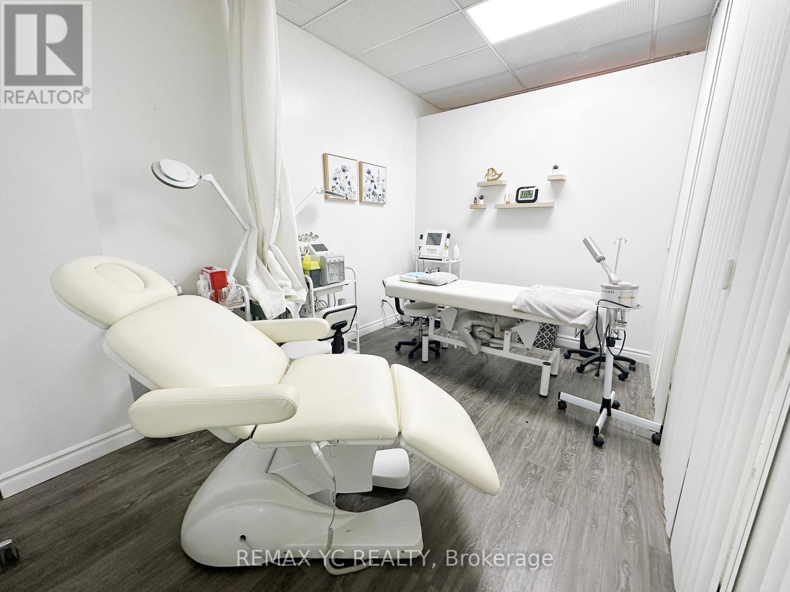 120-121 - 7181 Yonge Street, Markham (Thornhill), Ontario  L3T 0C7 - Photo 10 - N12324228