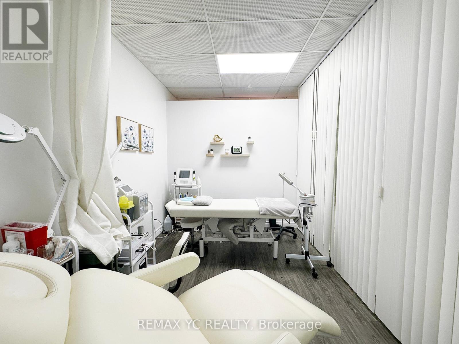 120-121 - 7181 Yonge Street, Markham (Thornhill), Ontario  L3T 0C7 - Photo 11 - N12324228
