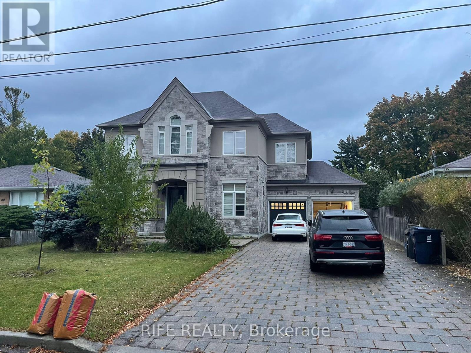 48 TRANSWELL AVENUE, Toronto, Ontario