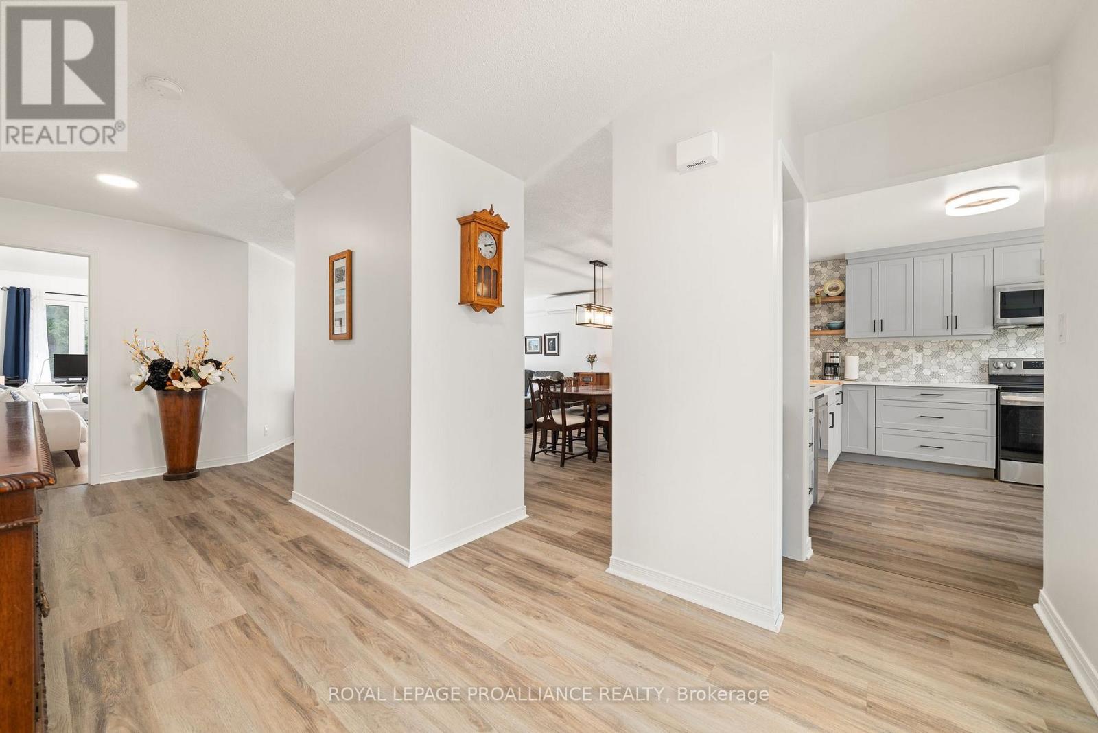 12 - 179 Herchimer Avenue, Belleville (Belleville Ward), Ontario  K8N 4G7 - Photo 8 - X12369890