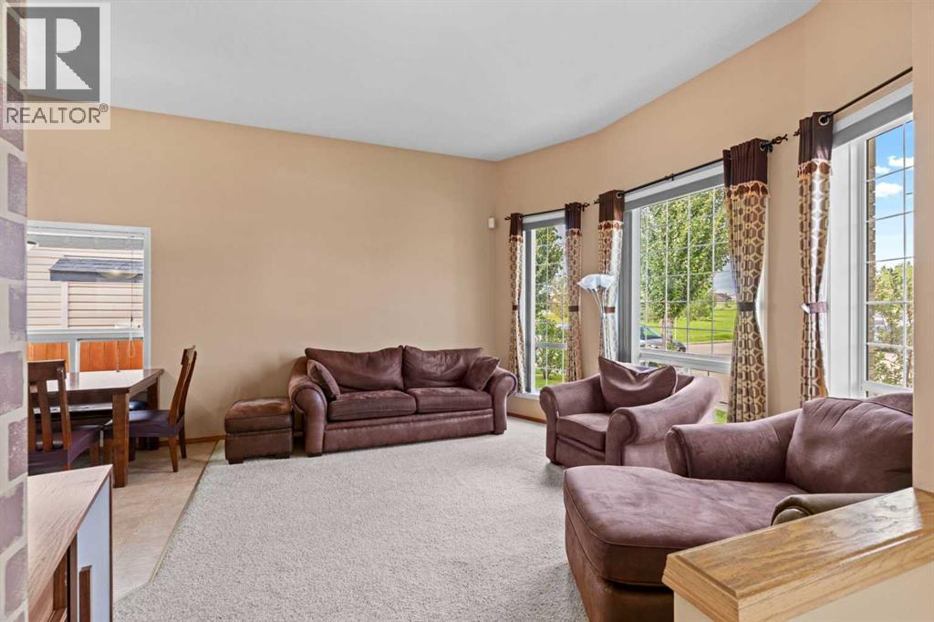 39 Saddlemont Close Ne, Calgary, Alberta  T3J 4V1 - Photo 6 - A2248867