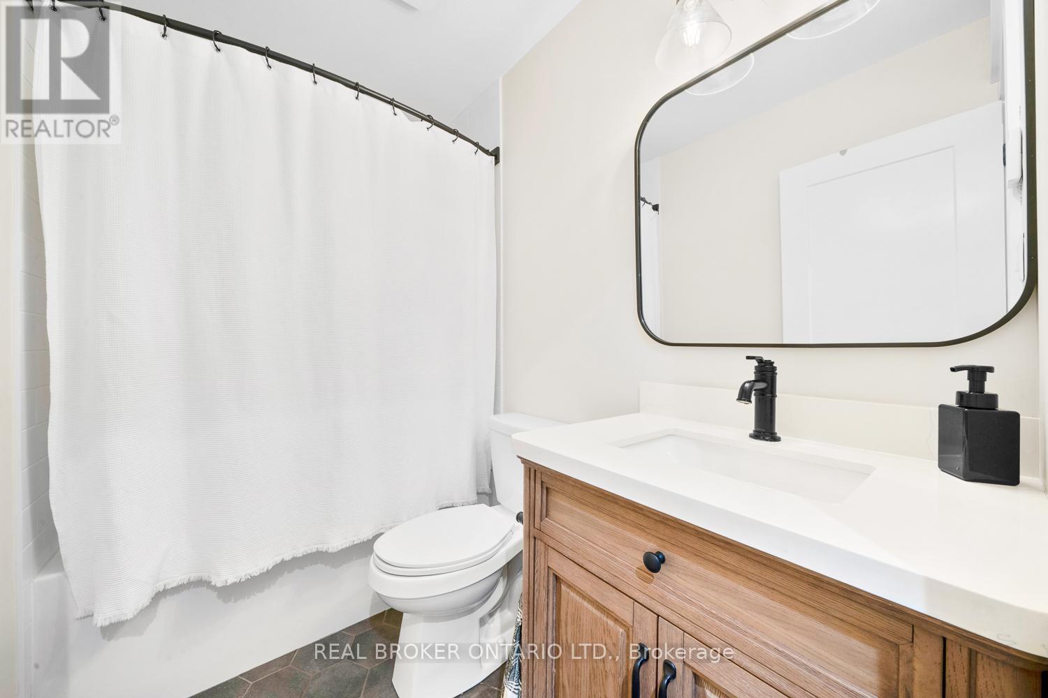 8 Crystalwood Lane, Springwater, Ontario  L0L 1X0 - Photo 19 - S12369774