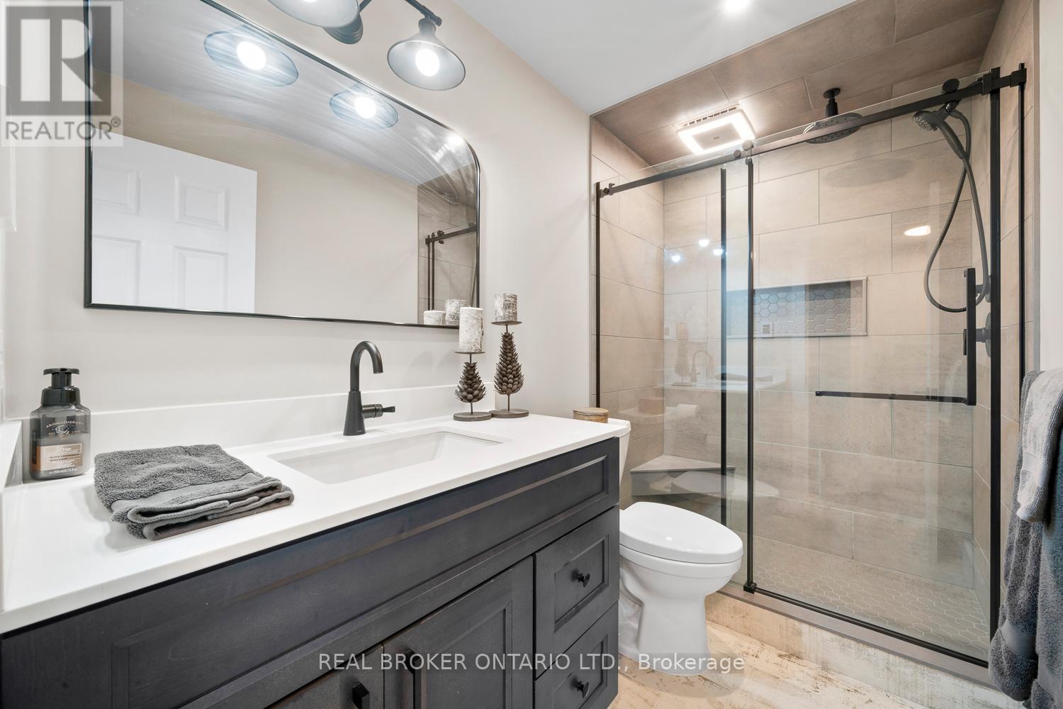 8 Crystalwood Lane, Springwater, Ontario  L0L 1X0 - Photo 32 - S12369774