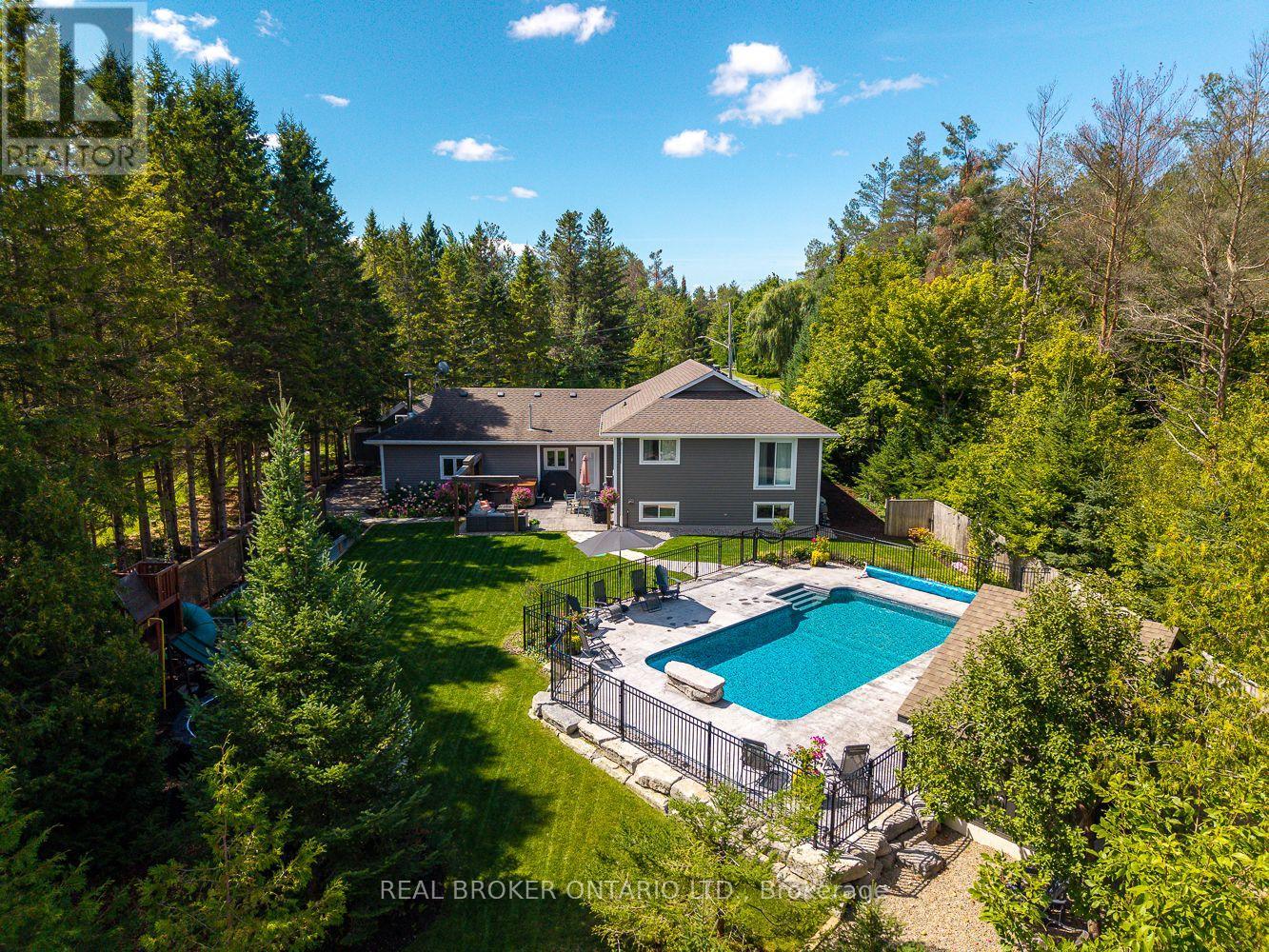 8 Crystalwood Lane, Springwater, Ontario  L0L 1X0 - Photo 42 - S12369774