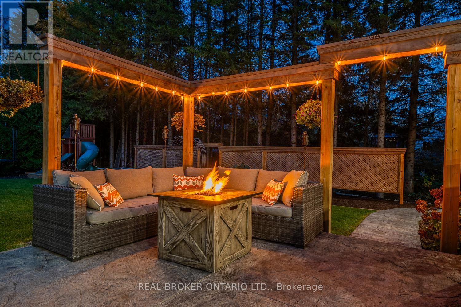 8 Crystalwood Lane, Springwater, Ontario  L0L 1X0 - Photo 45 - S12369774