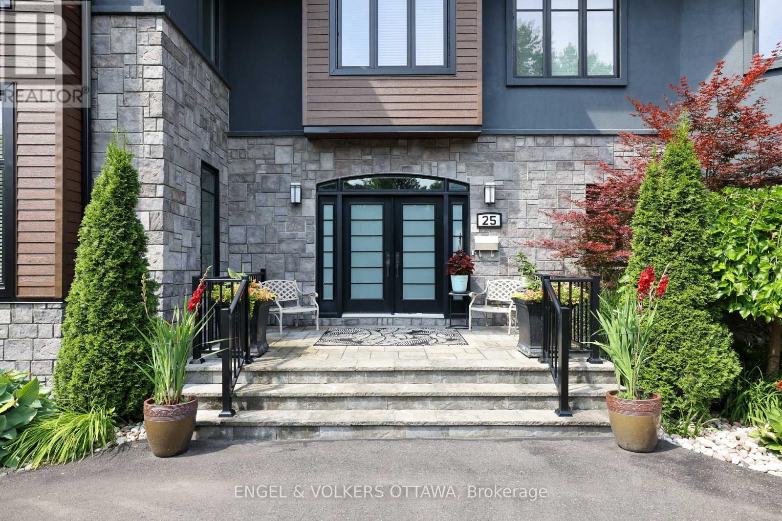 Property at 25 KAYMAR DRIVE image 4
