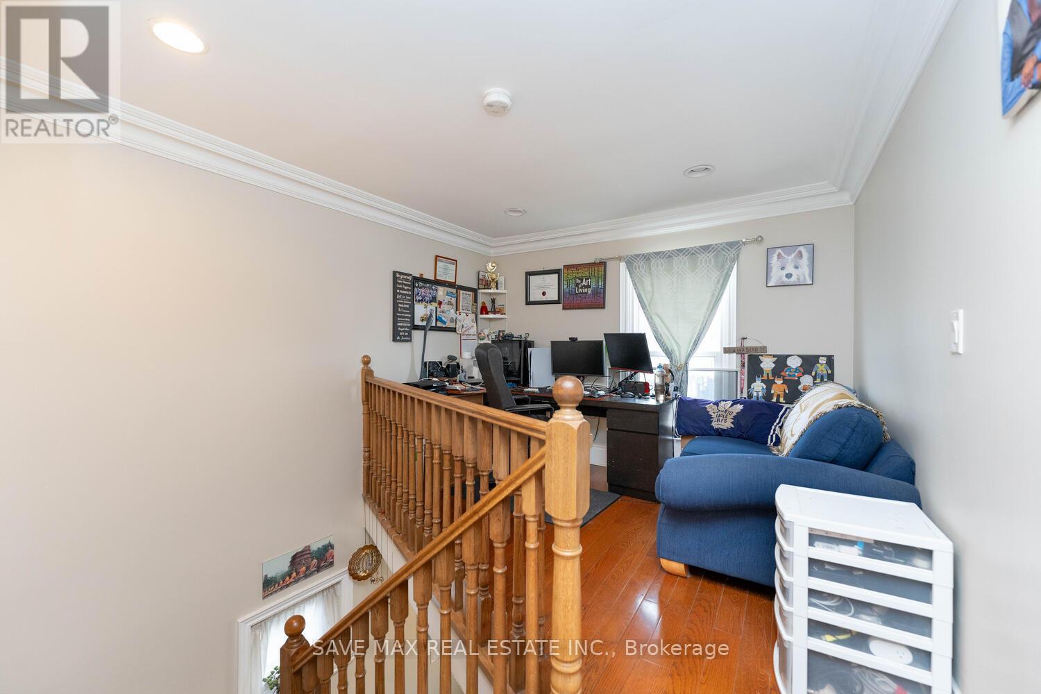 73 Buttonwood Avenue, Toronto, Ontario  M6M 2H9 - Photo 11 - W12369769