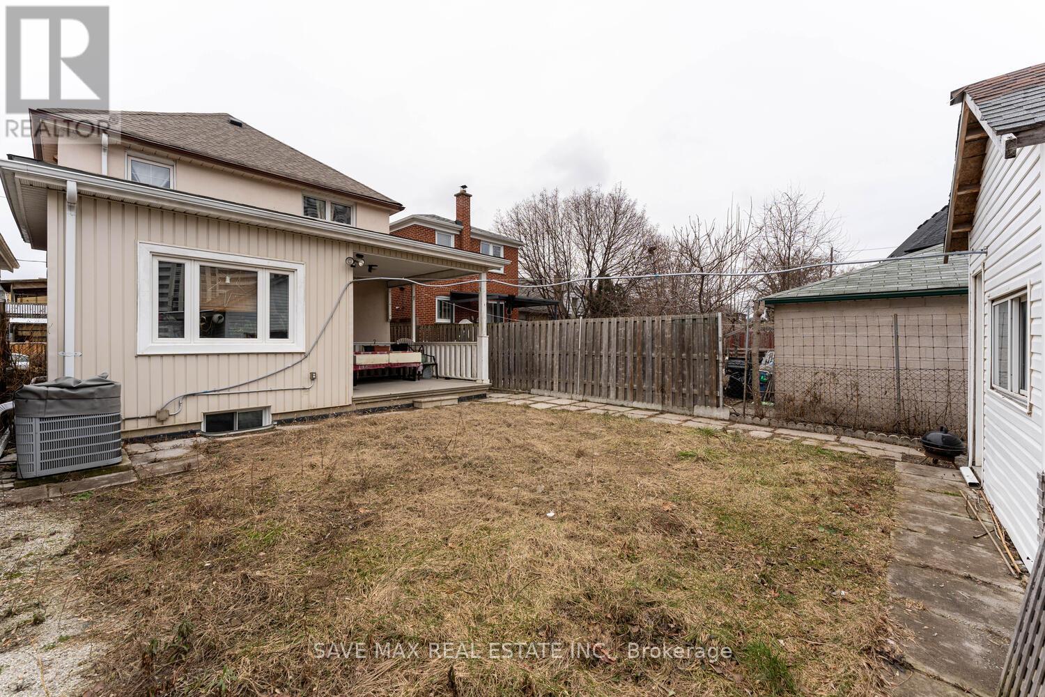 73 Buttonwood Avenue, Toronto, Ontario  M6M 2H9 - Photo 15 - W12369769