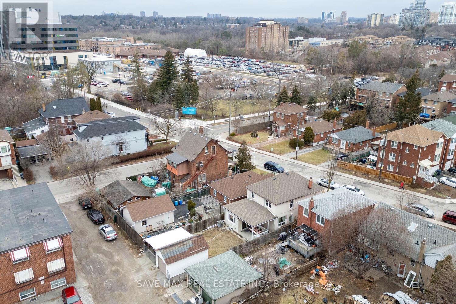 73 Buttonwood Avenue, Toronto, Ontario  M6M 2H9 - Photo 26 - W12369769