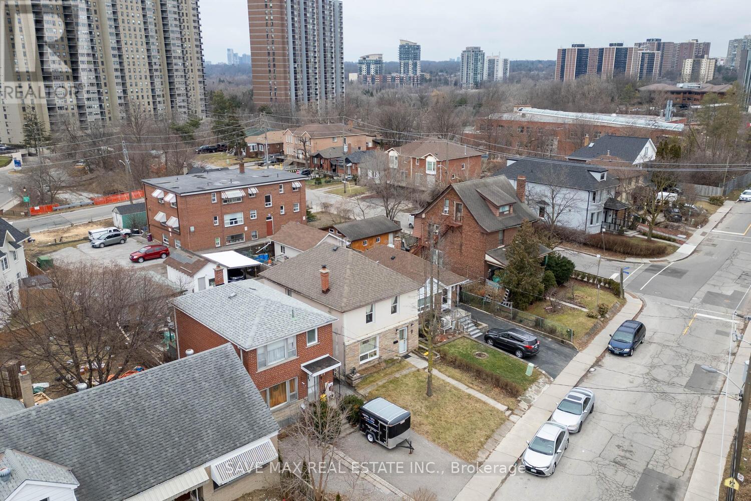 73 Buttonwood Avenue, Toronto, Ontario  M6M 2H9 - Photo 28 - W12369769