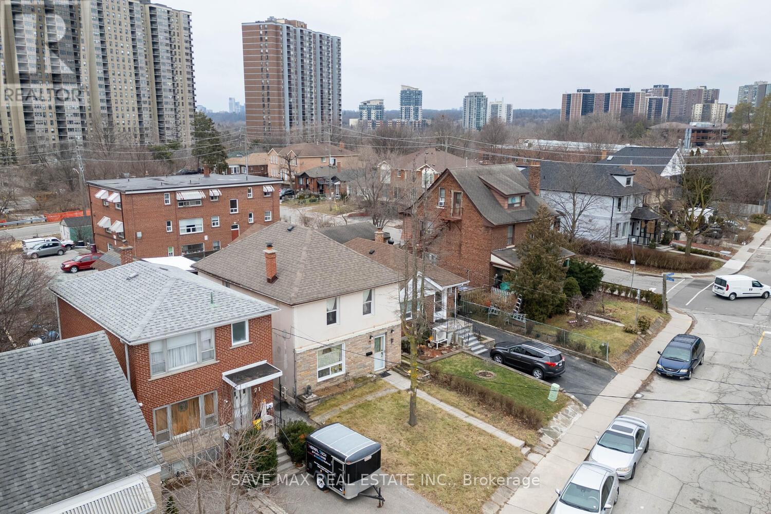 73 Buttonwood Avenue, Toronto, Ontario  M6M 2H9 - Photo 29 - W12369769