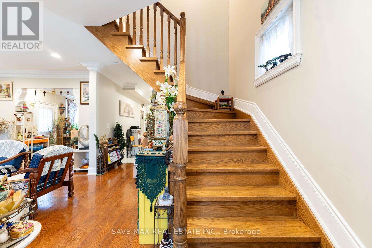 Property at 73 BUTTONWOOD AVENUE image 4