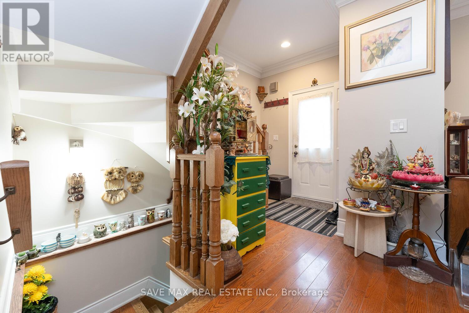 Property at 73 BUTTONWOOD AVENUE image 5