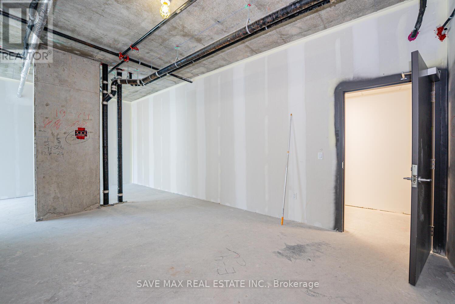 319 - 600 Dixon Road, Toronto, Ontario  M9W 1J1 - Photo 11 - W12369808