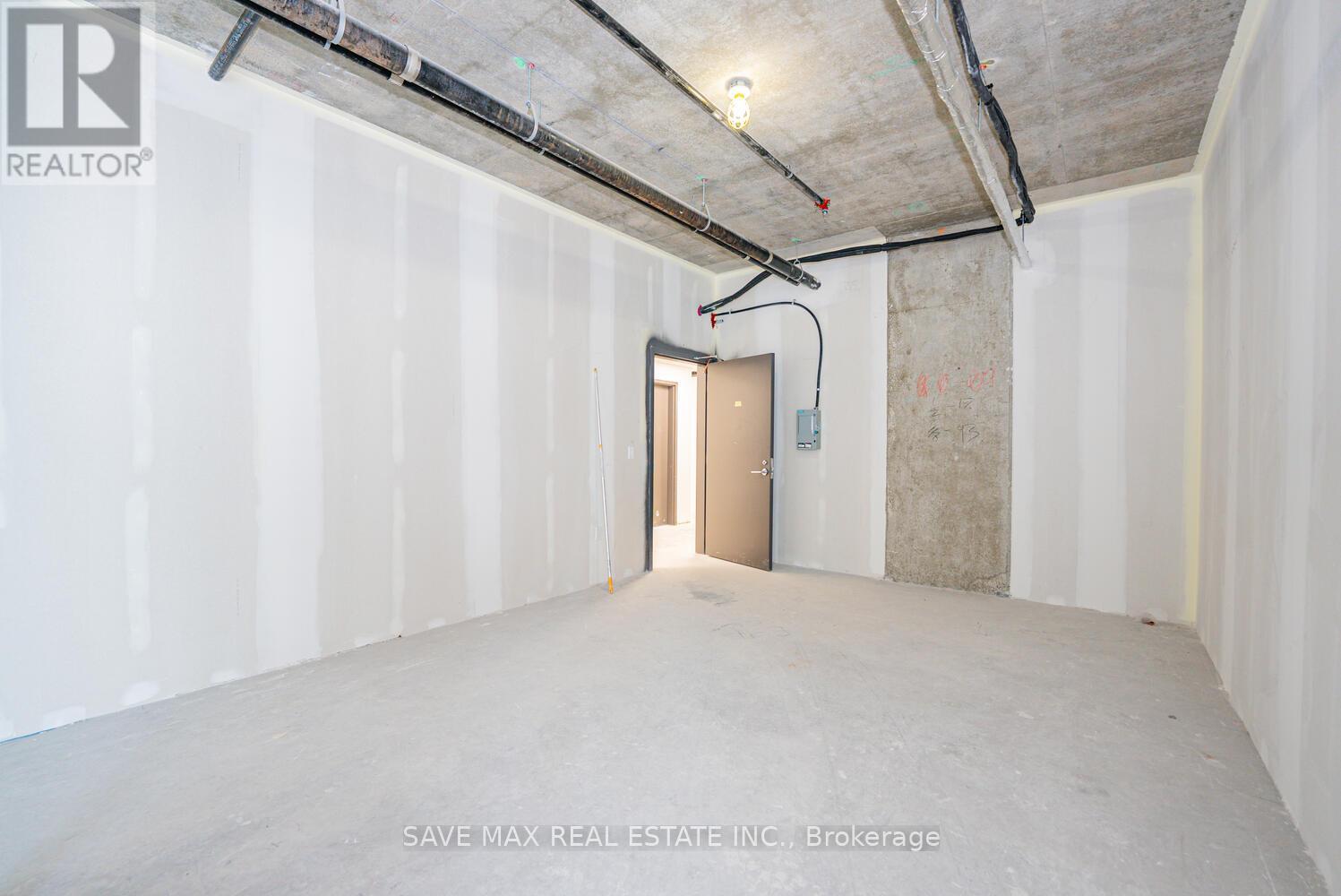 319 - 600 Dixon Road, Toronto, Ontario  M9W 1J1 - Photo 12 - W12369808
