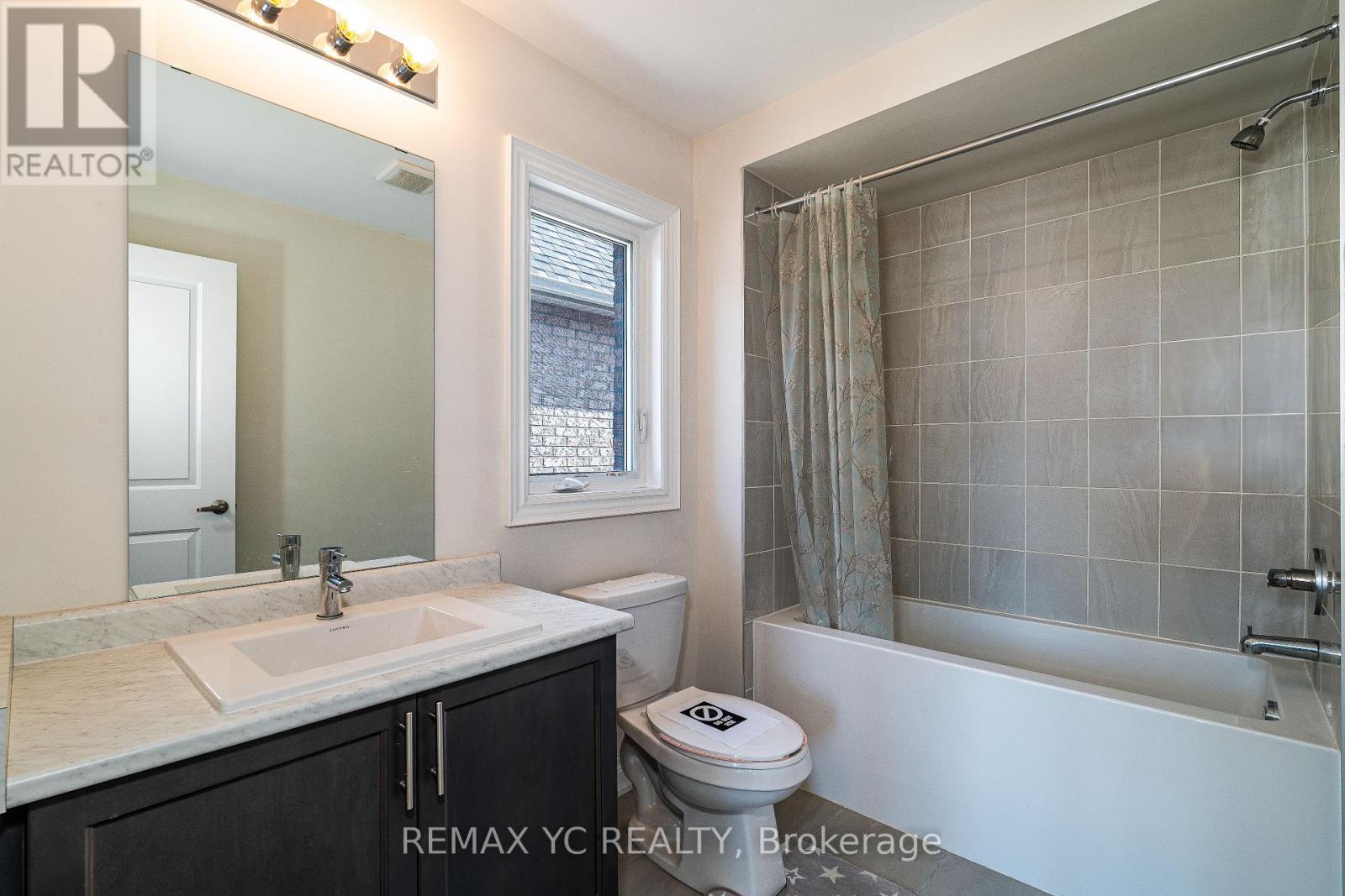 17 Hitching Post Lane, Georgina, Ontario  L4P 0H9 - Photo 40 - N12285300